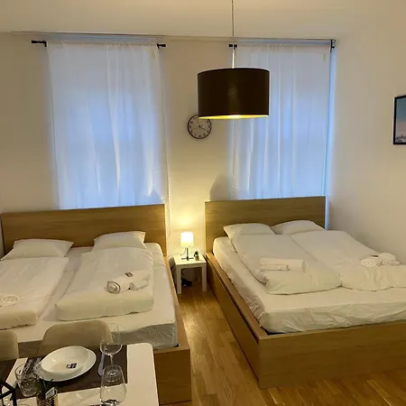 Cozy 5-Person Apartment In Vienna 6 Exterior photo